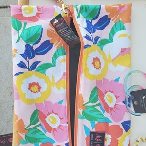 Makeup Junkie Large Floral